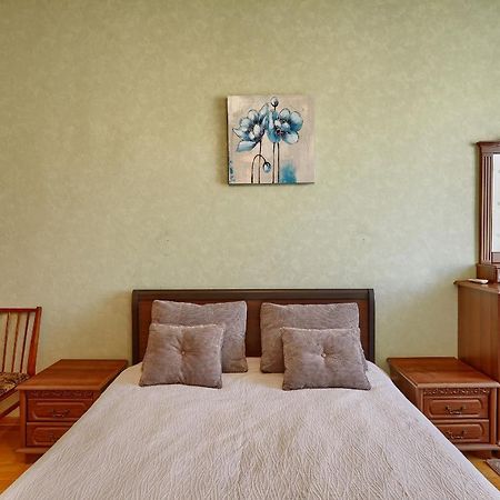 Apartment Near Lva Tolstoho Square Kiew Exterior foto