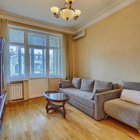 Apartment Near Lva Tolstoho Square Kiew Exterior foto