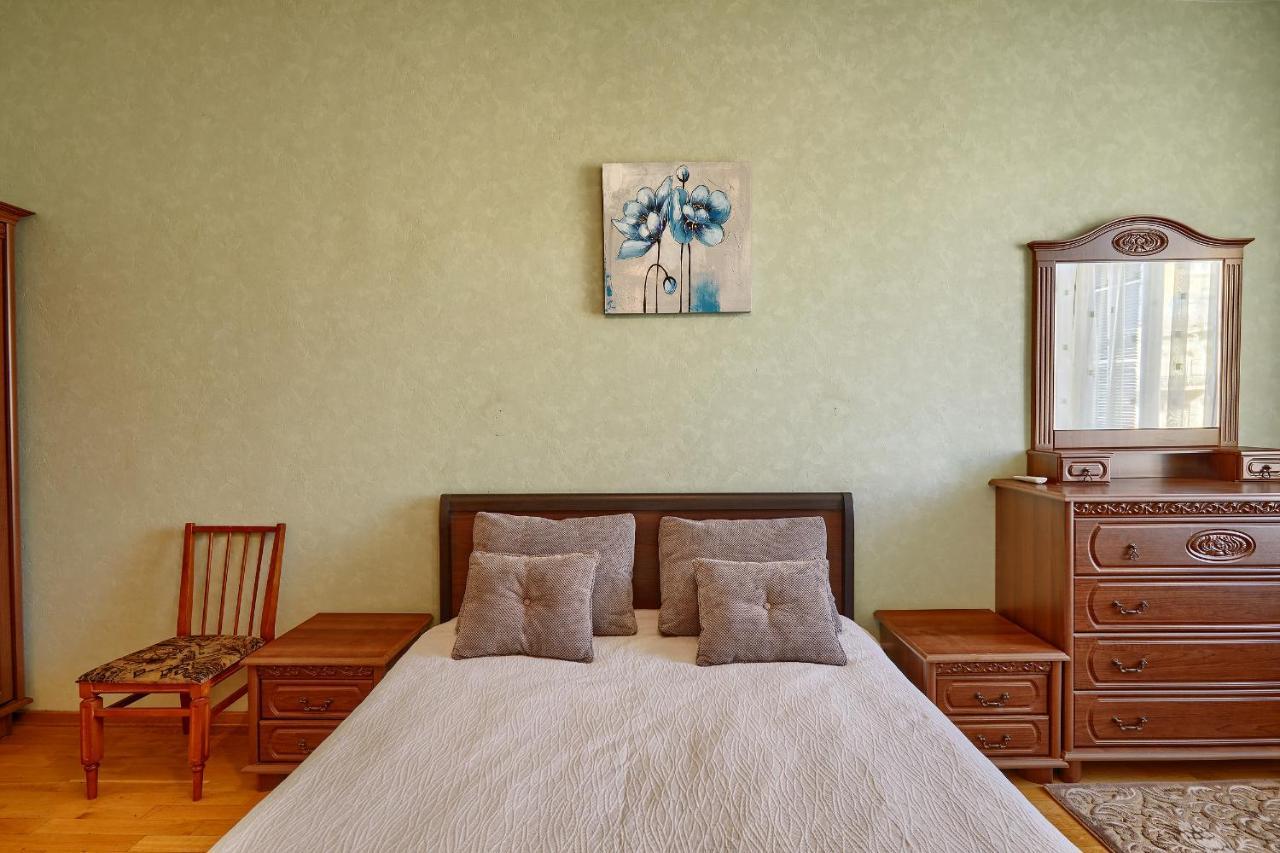 Apartment Near Lva Tolstoho Square Kiew Exterior foto